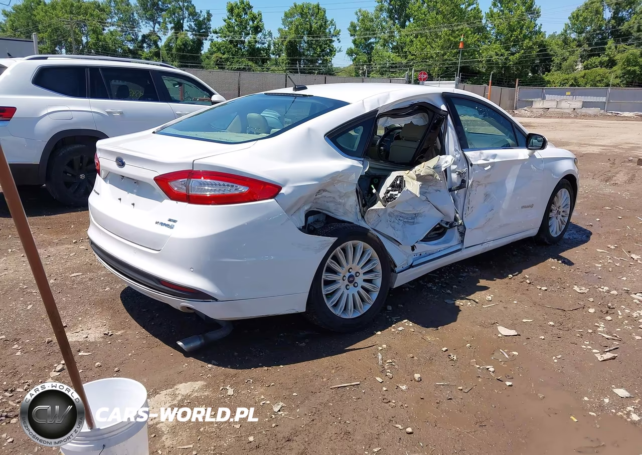 2016 Ford Fusion Hybrid Se VIN:3FA6P0LU6GR403694 - 4