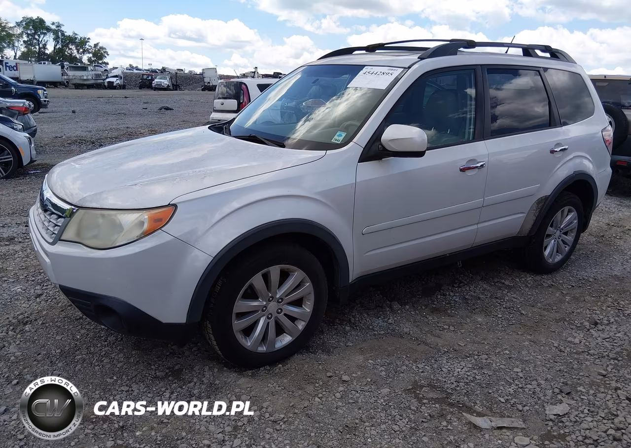 2011 Subaru Forester 2.5X Premium VIN:JF2SHADC2BH758083 - 2