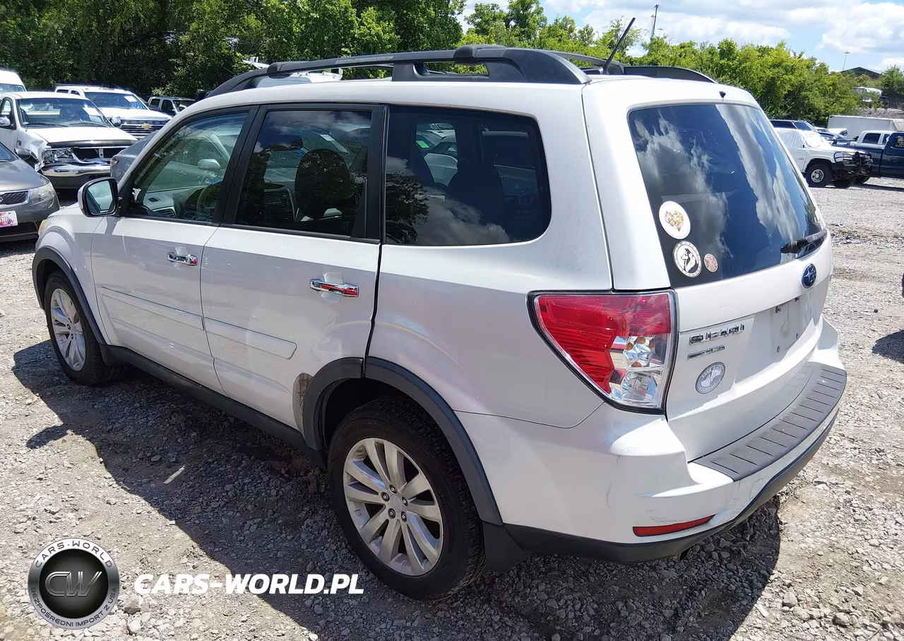 2011 Subaru Forester 2.5X Premium VIN:JF2SHADC2BH758083 - 3