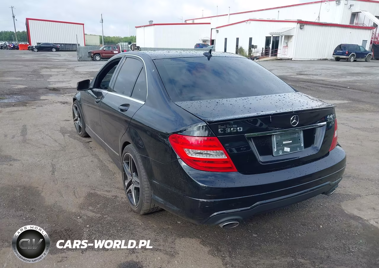 2014 Mercedes-Benz C 300 Sport 4Matic VIN:WDDGF8AB1ER307701 - 3
