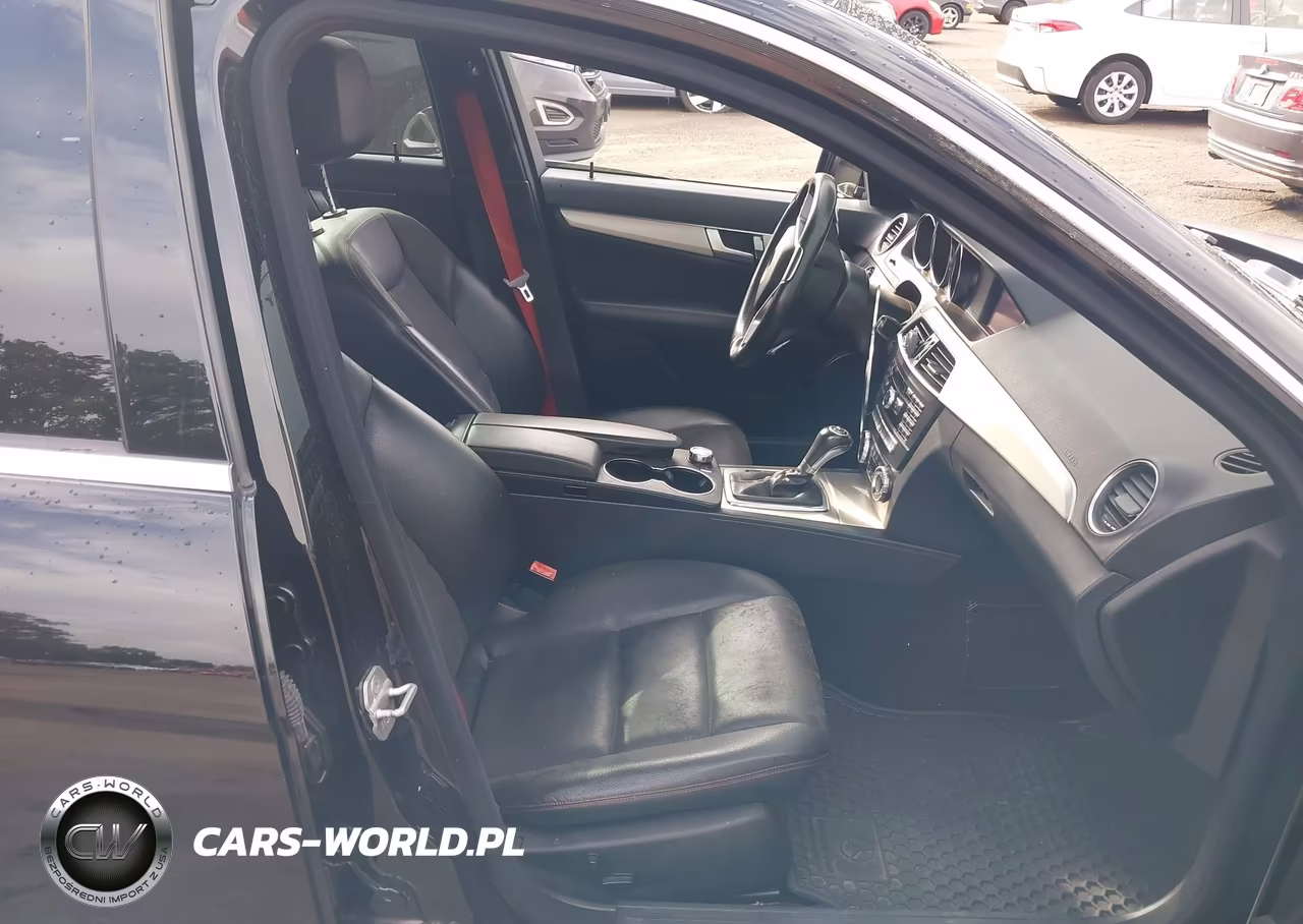 2014 Mercedes-Benz C 300 Sport 4Matic VIN:WDDGF8AB1ER307701 - 5