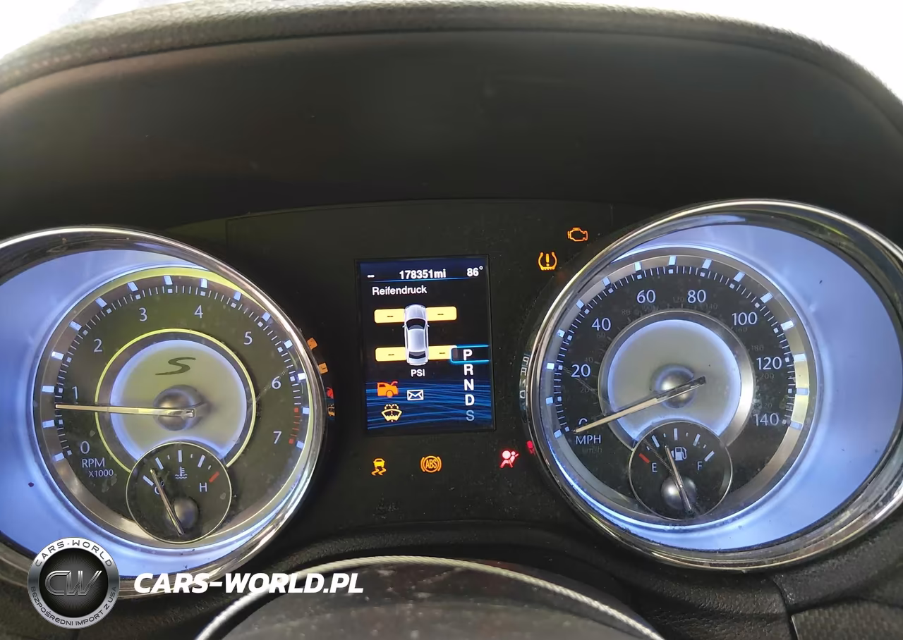 2014 Chrysler 300 300S VIN:2C3CCABG9EH250803 - 7