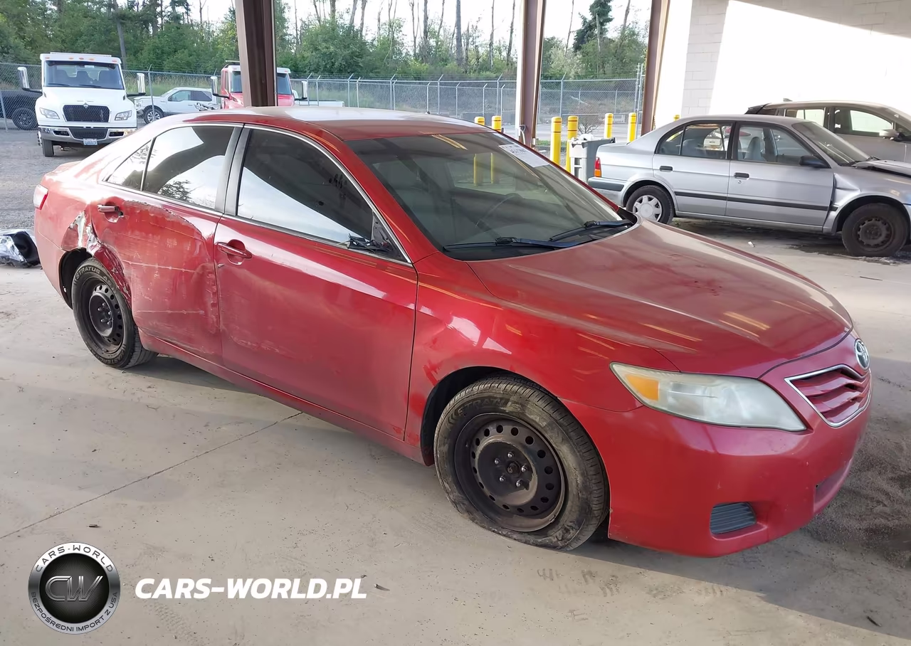 2010 Toyota Camry Le – zdjęcie 1 z 16