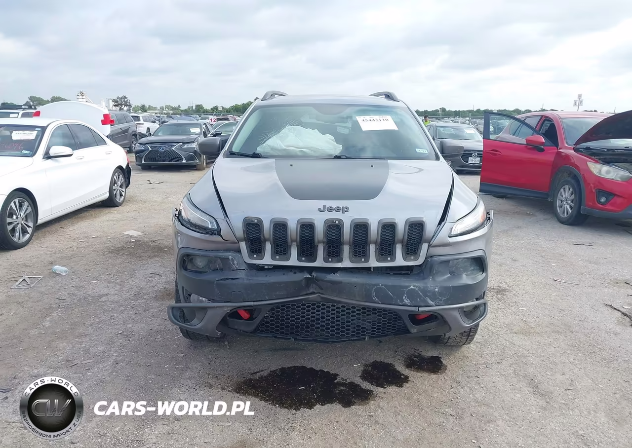 2015 Jeep Cherokee Trailhawk VIN:1C4PJMBS0FW570751 - 6