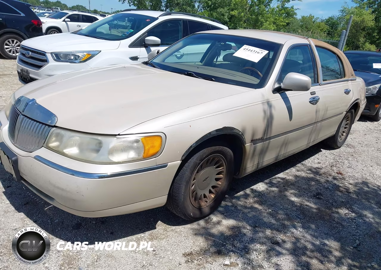 2001 Lincoln Town Car Cartier VIN:1LNHM83W21Y637668 - 2