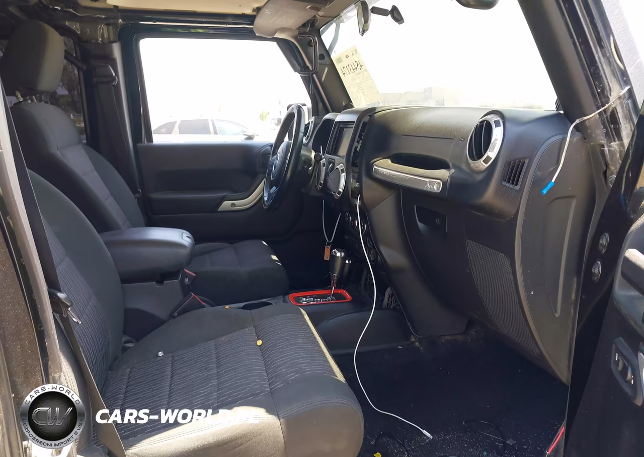 2012 Jeep Wrangler Unlimited Rubicon VIN:1C4BJWFG8CL107992 - 5