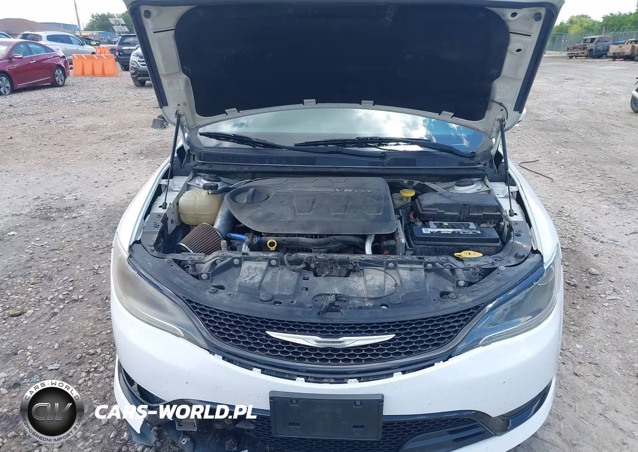 2015 Chrysler 200 S VIN:1C3CCCDG8FN511999 - 10
