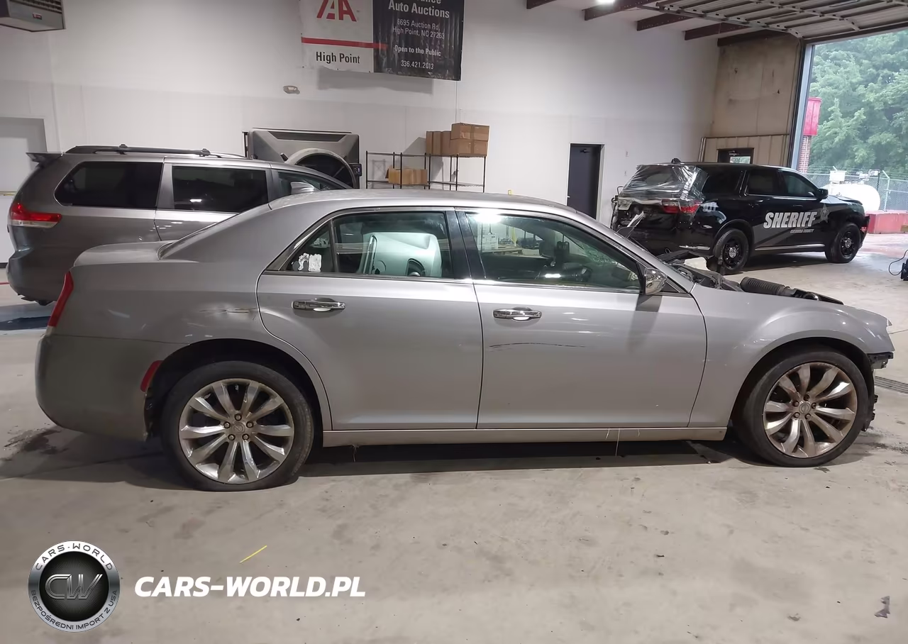 2018 Chrysler 300 Limited VIN:2C3CCAEG5JH159534 - 14