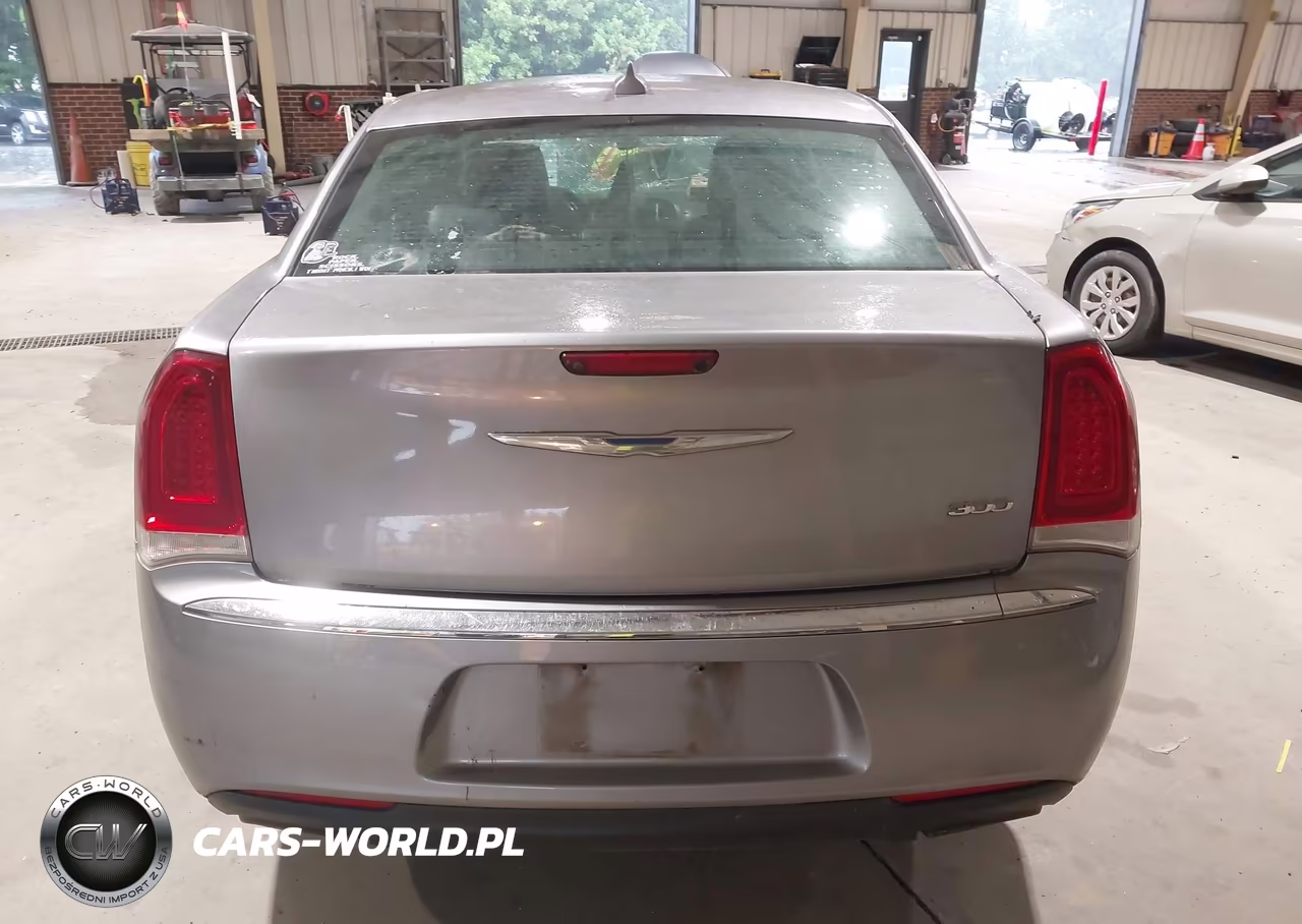 2018 Chrysler 300 Limited VIN:2C3CCAEG5JH159534 - 17