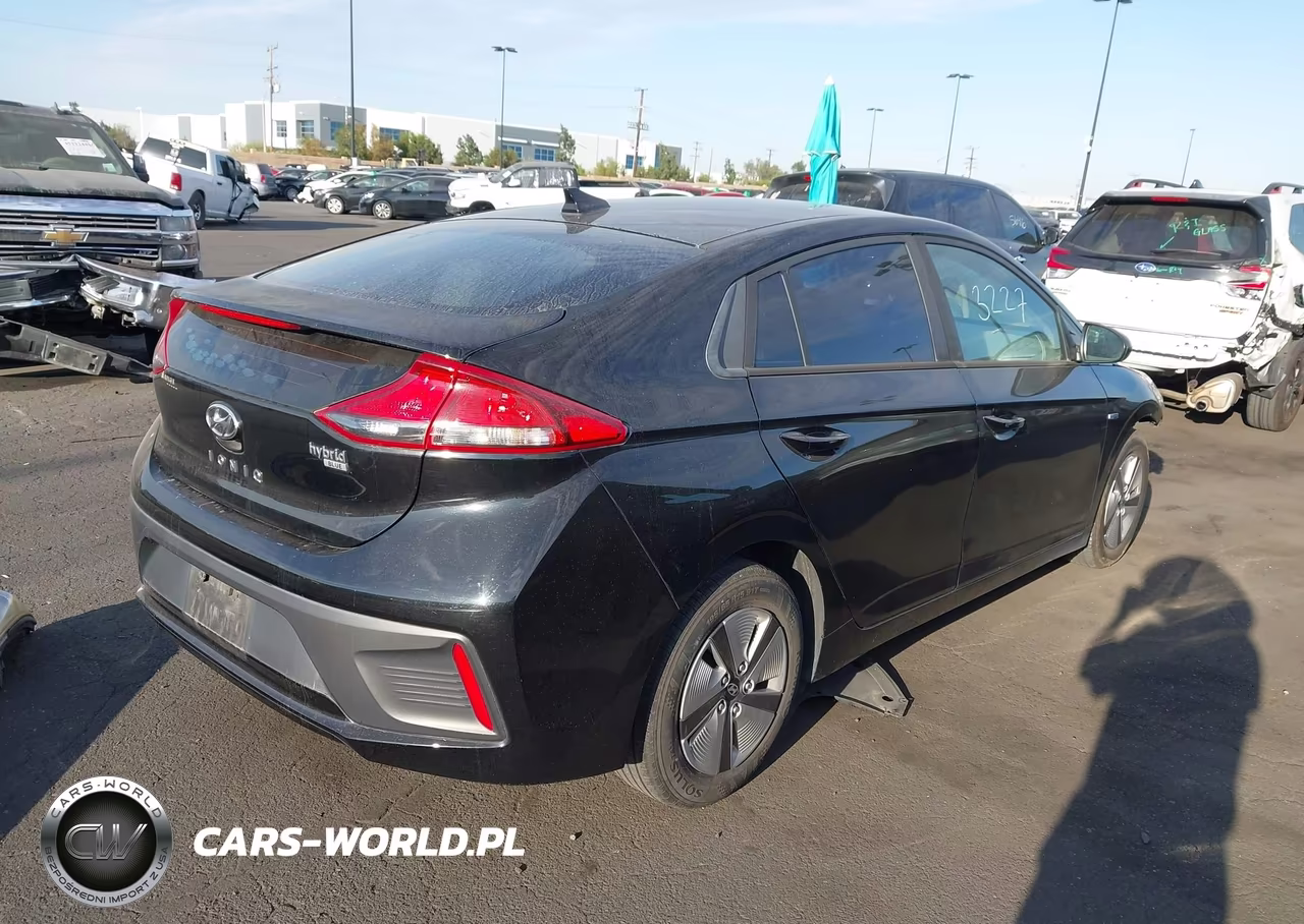 2017 Hyundai Ioniq Hybrid Blue VIN:KMHC65LC0HU049505 - 4
