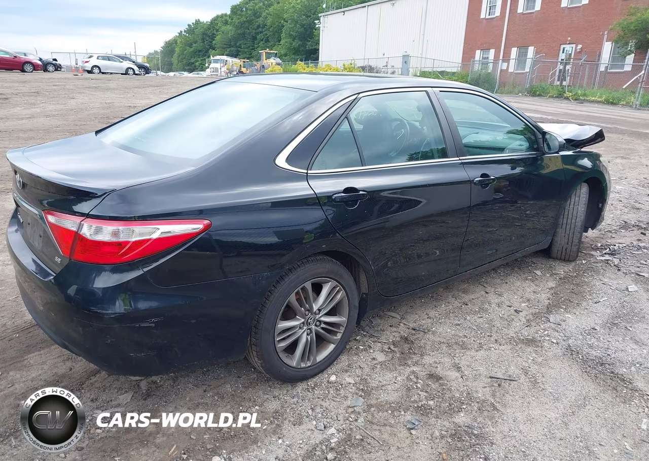2015 Toyota Camry Se VIN:4T1BF1FK4FU949621 - 4