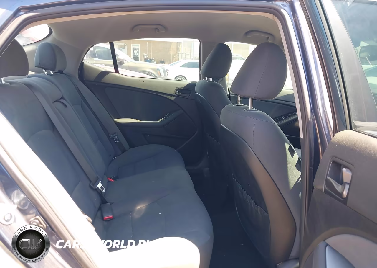 2015 Kia Optima Lx VIN:5XXGM4A71FG482619 - 8