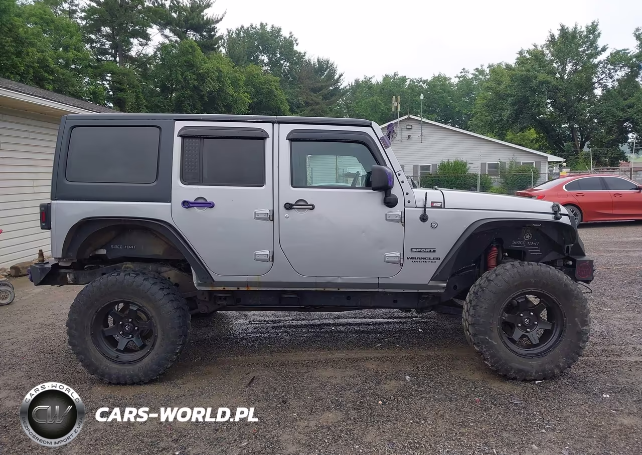 2017 Jeep Wrangler Unlimited Sport 4X4 VIN:1C4BJWDG9HL536097 - 13