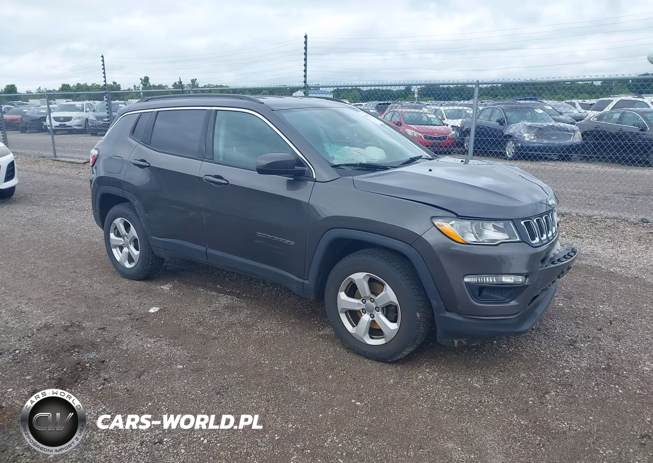 2018 Jeep Compass Latitude 4X4 – zdjęcie 1 z 16