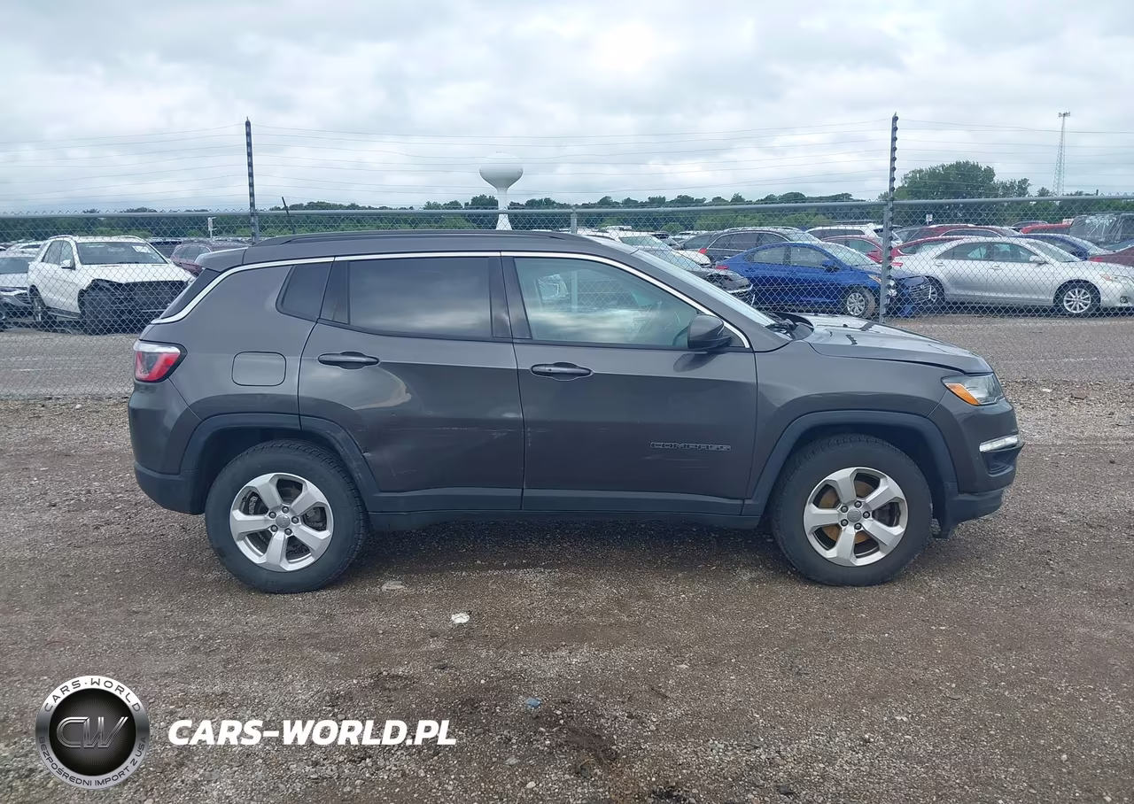 2018 Jeep Compass Latitude 4X4 VIN:3C4NJDBB1JT185656 - 13