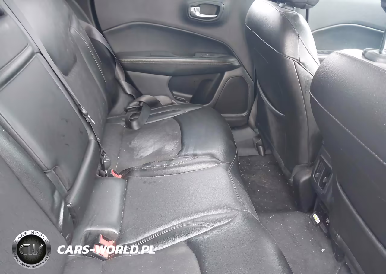 2018 Jeep Compass Latitude 4X4 VIN:3C4NJDBB1JT185656 - 8