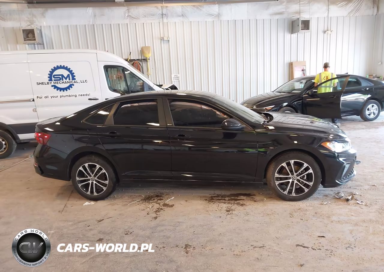 2025 Volkswagen Jetta 1.5T Sport VIN:3VWBX7BU3SM104394 - 13