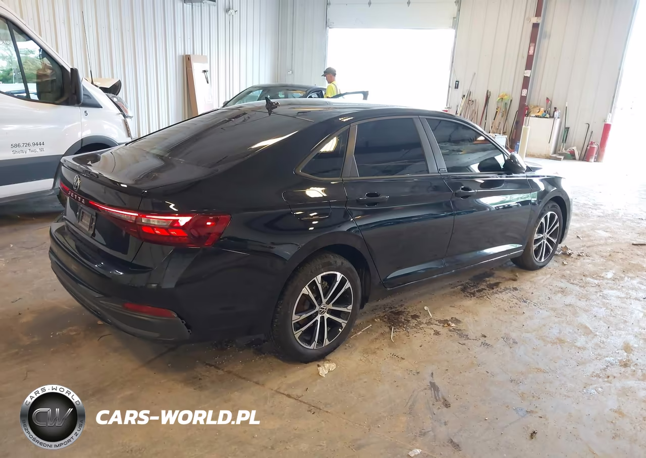 2025 Volkswagen Jetta 1.5T Sport VIN:3VWBX7BU3SM104394 - 4