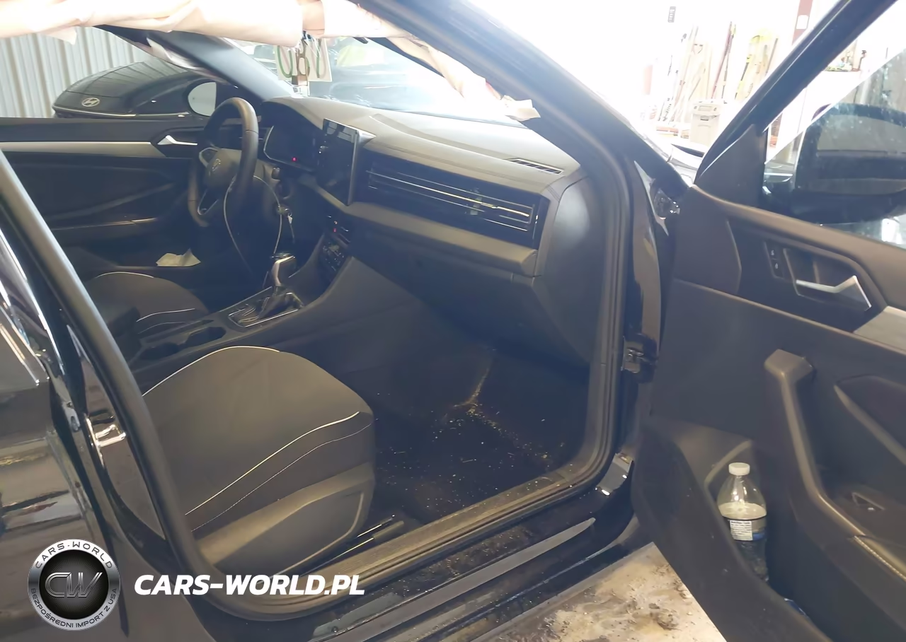 2025 Volkswagen Jetta 1.5T Sport VIN:3VWBX7BU3SM104394 - 5