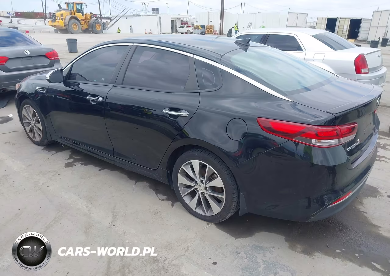 2018 Kia Optima S VIN:5XXGT4L36JG253326 - 3