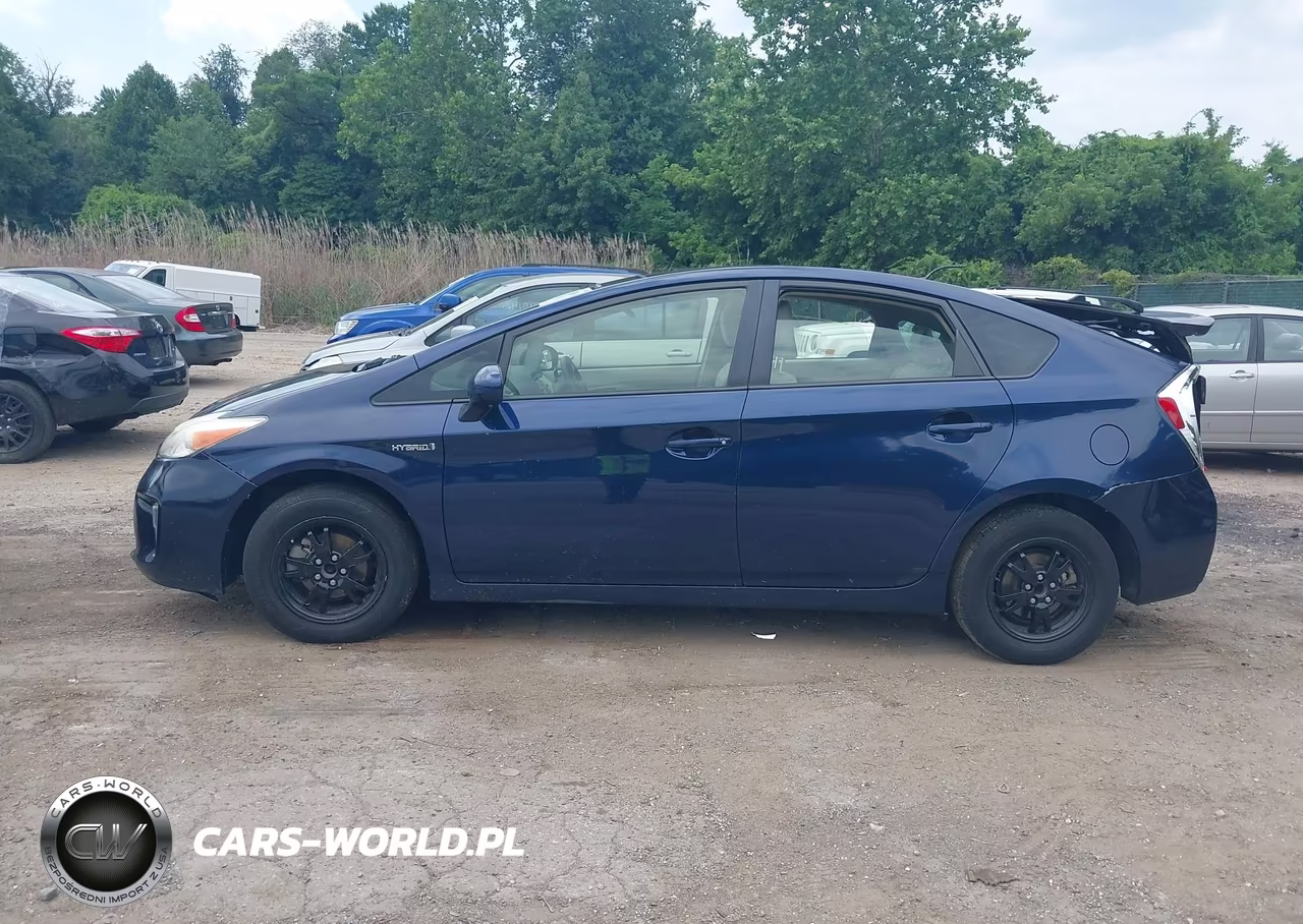 2014 Toyota Prius Three VIN:JTDKN3DU9E1800077 - 14