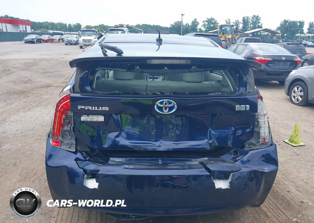 2014 Toyota Prius Three VIN:JTDKN3DU9E1800077 - 6