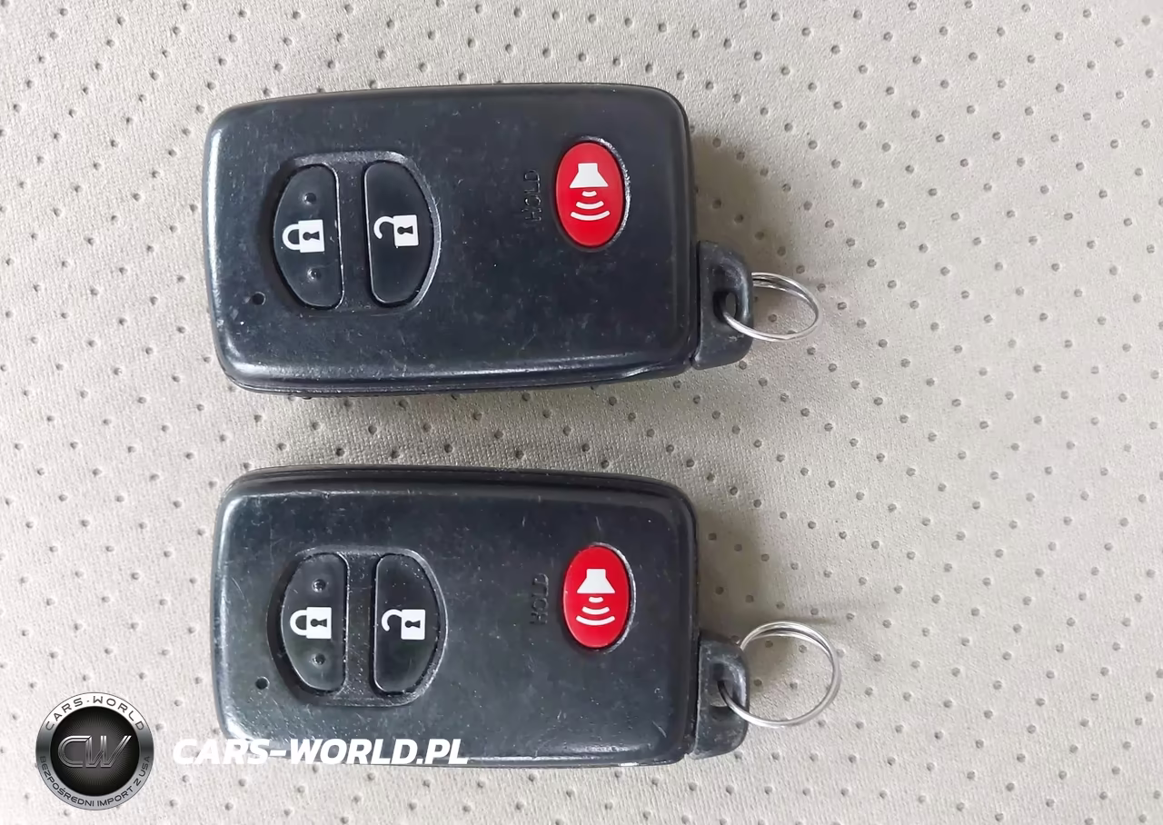 2013 Toyota Prius Two VIN:JTDKN3DU2D1692819 - 11