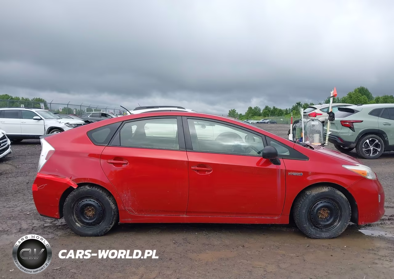 2013 Toyota Prius Two VIN:JTDKN3DU2D1692819 - 14
