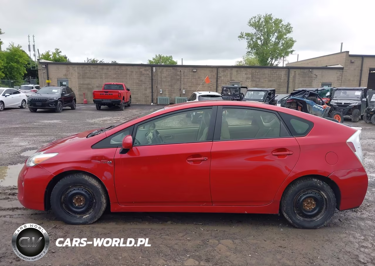 2013 Toyota Prius Two VIN:JTDKN3DU2D1692819 - 15