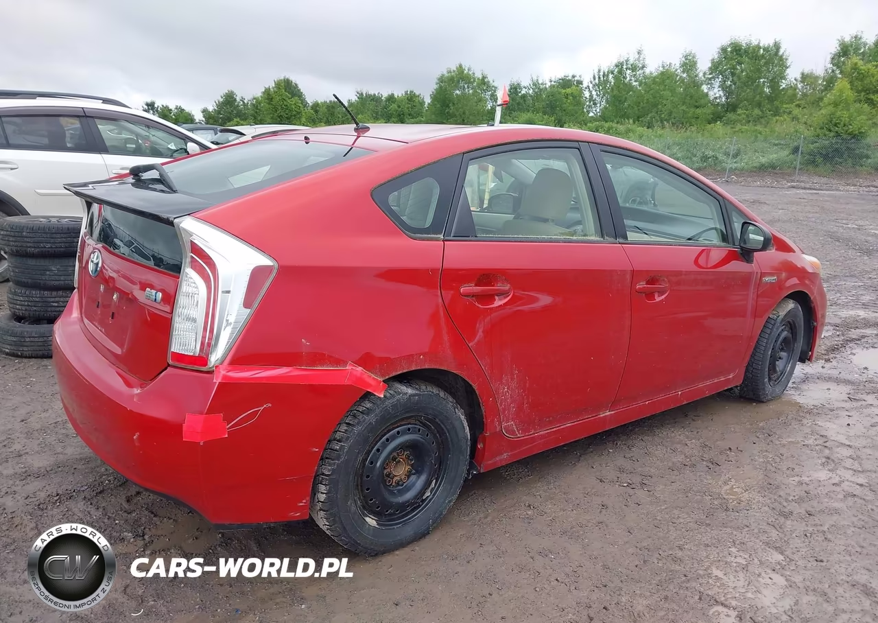 2013 Toyota Prius Two VIN:JTDKN3DU2D1692819 - 4