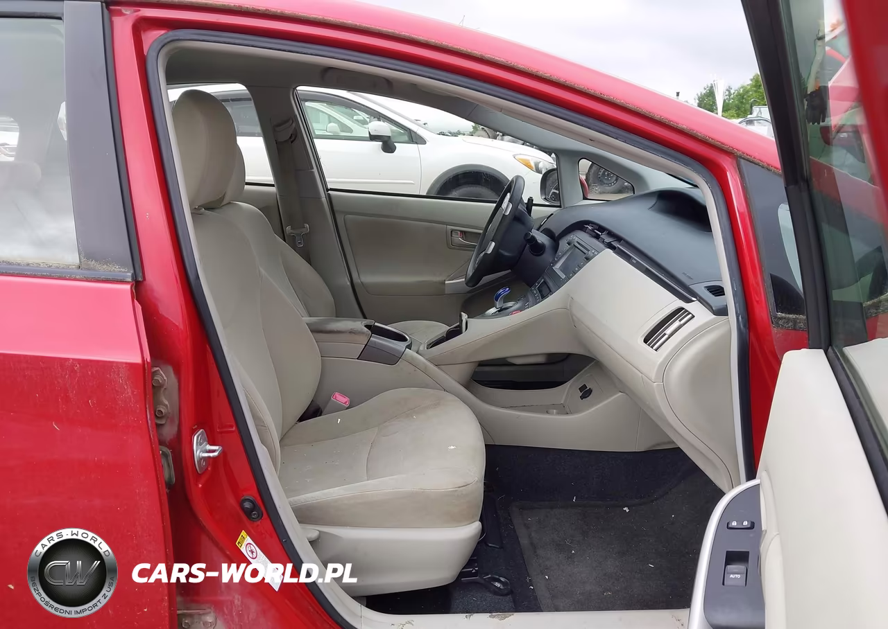 2013 Toyota Prius Two VIN:JTDKN3DU2D1692819 - 5