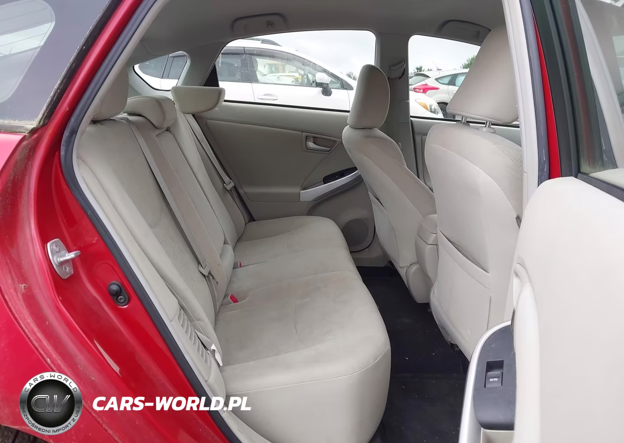 2013 Toyota Prius Two VIN:JTDKN3DU2D1692819 - 8