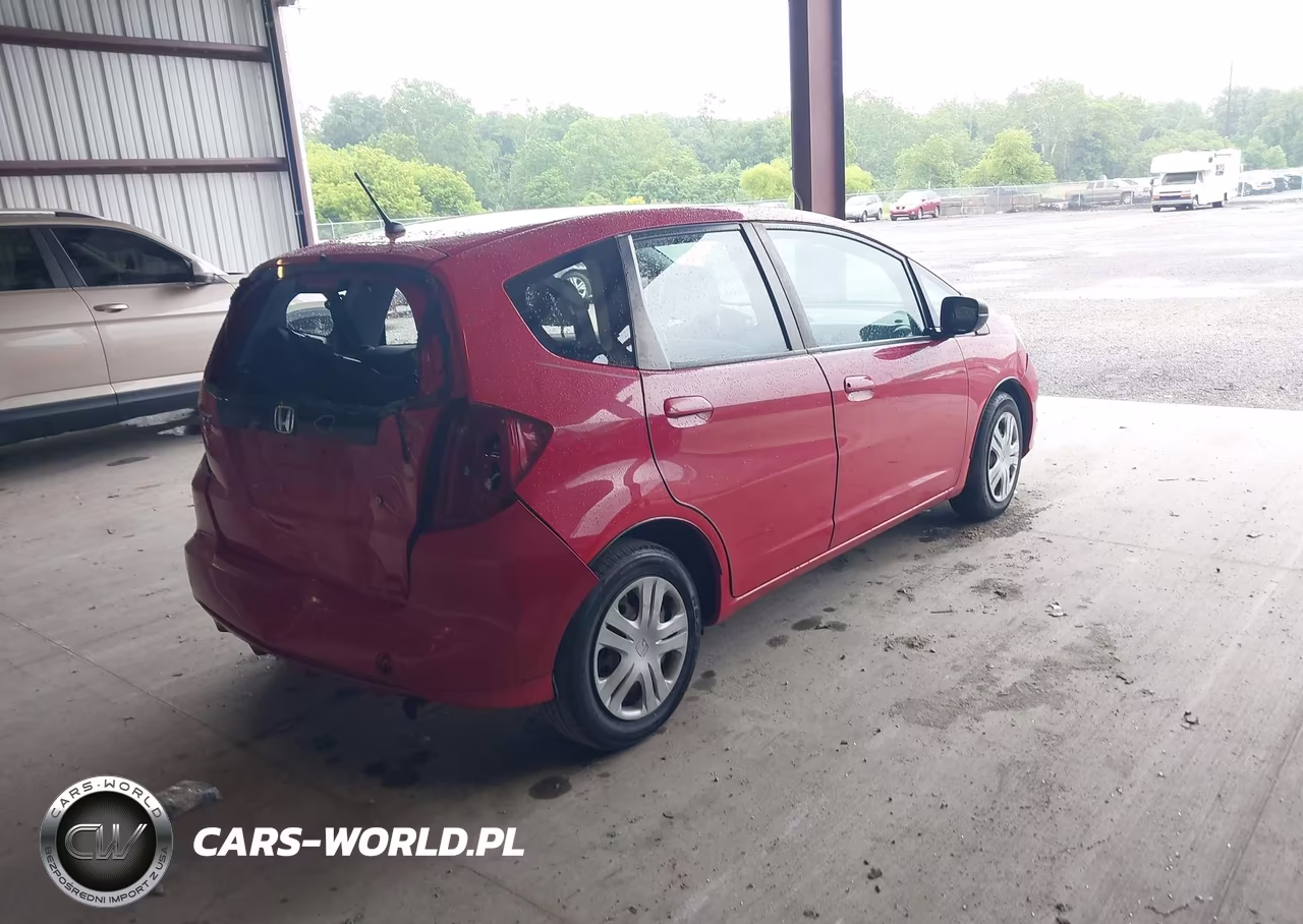 2010 Honda Fit VIN:JHMGE8H25AC016780 - 4