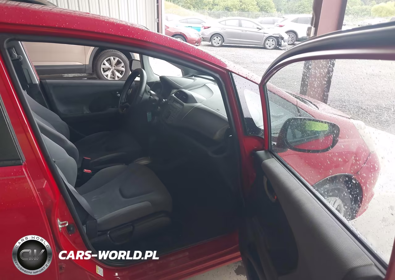 2010 Honda Fit VIN:JHMGE8H25AC016780 - 5