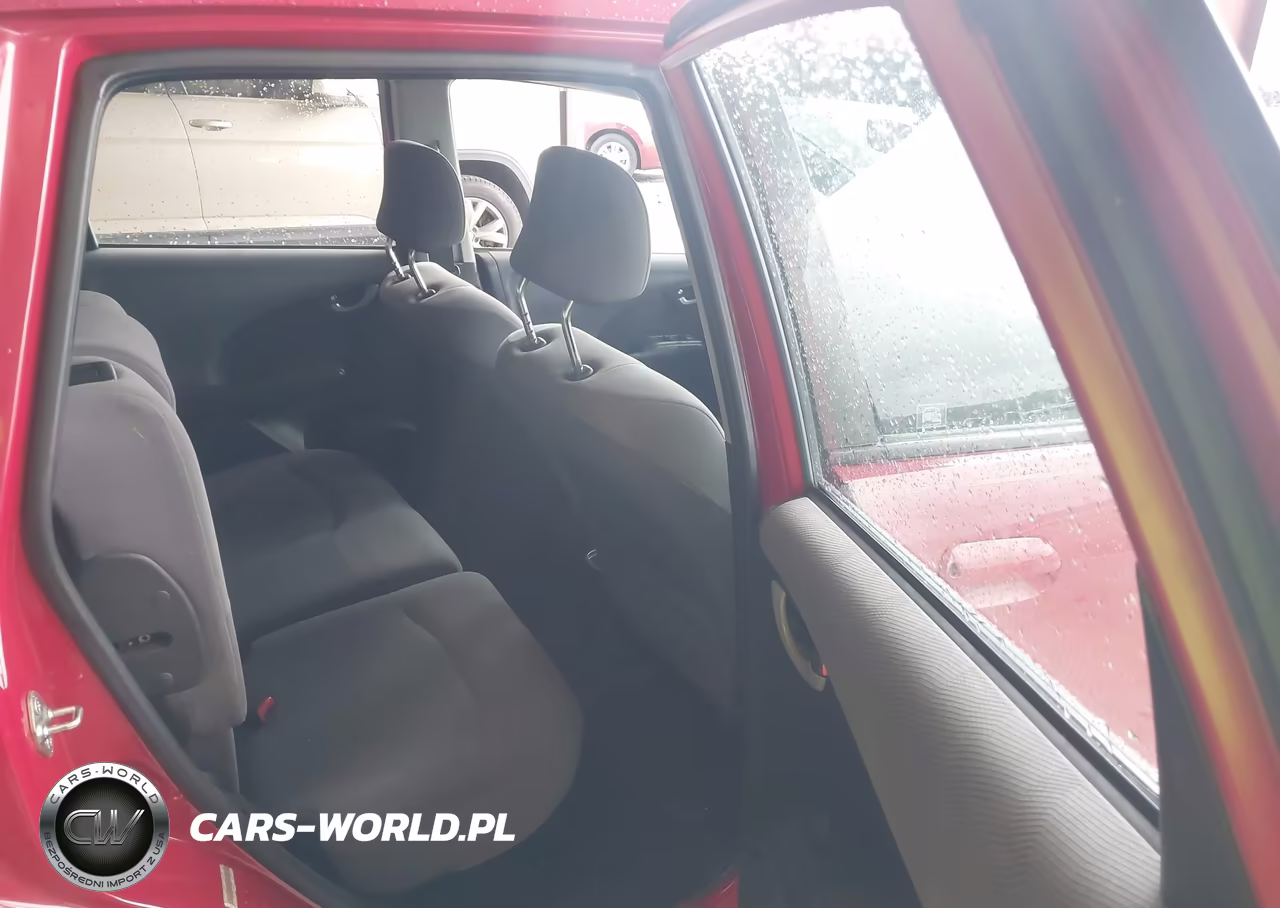 2010 Honda Fit VIN:JHMGE8H25AC016780 - 8