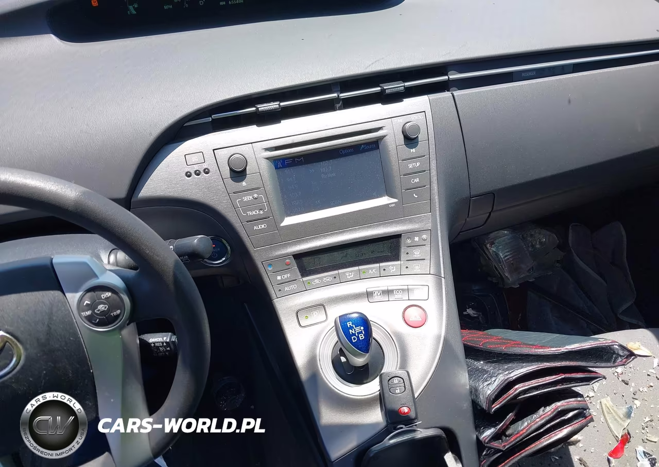 2014 Toyota Prius Two VIN:JTDKN3DU6E1809027 - 11
