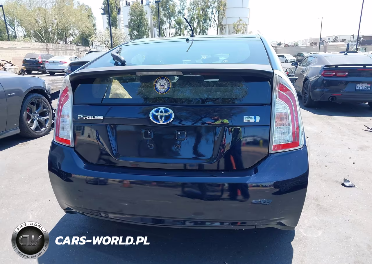 2014 Toyota Prius Two VIN:JTDKN3DU6E1809027 - 17