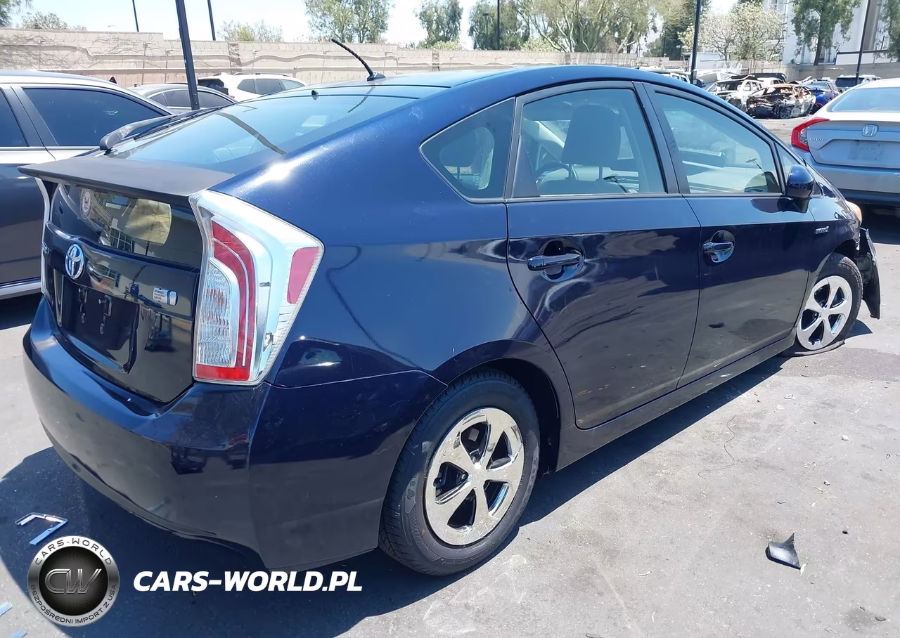 2014 Toyota Prius Two VIN:JTDKN3DU6E1809027 - 4