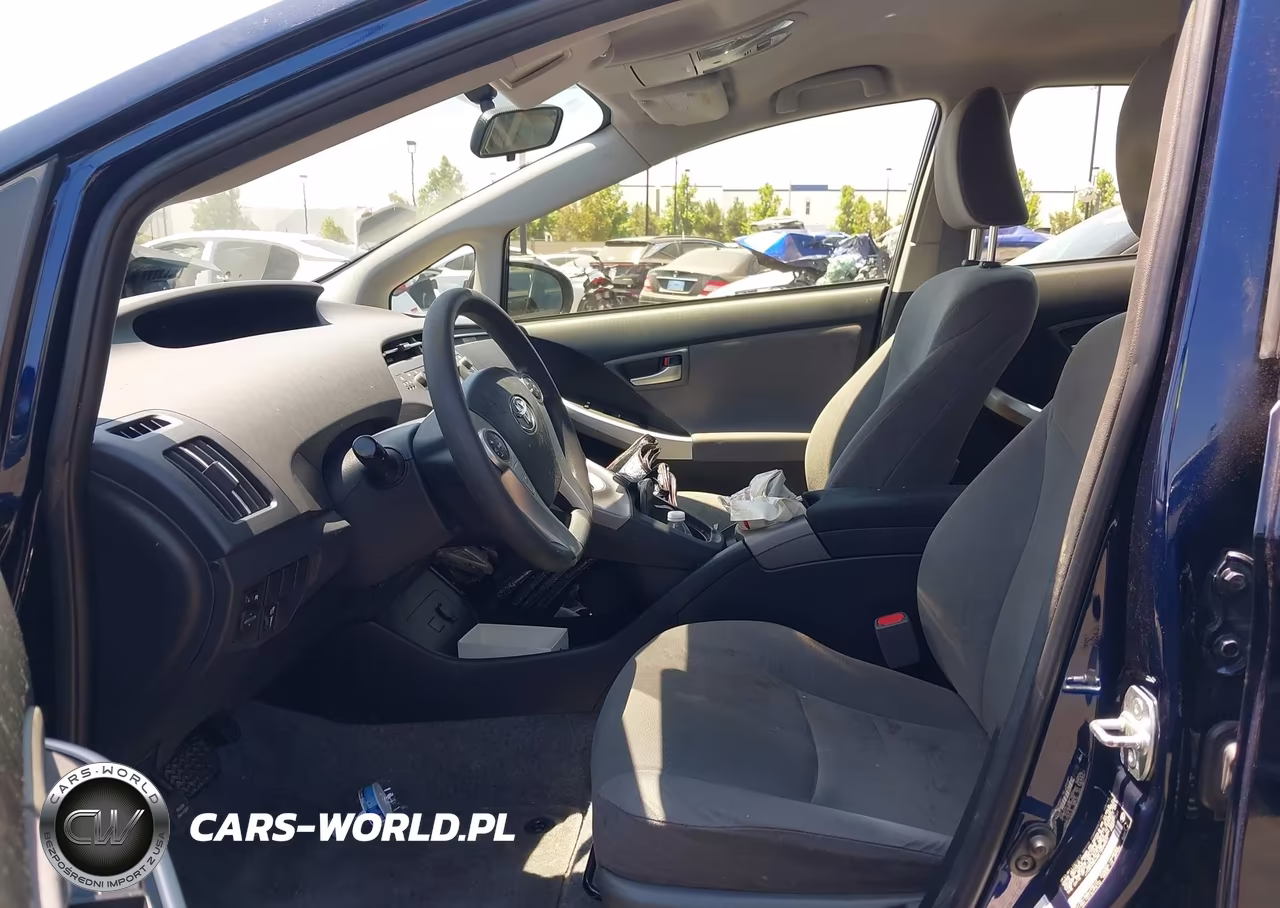 2014 Toyota Prius Two VIN:JTDKN3DU6E1809027 - 5