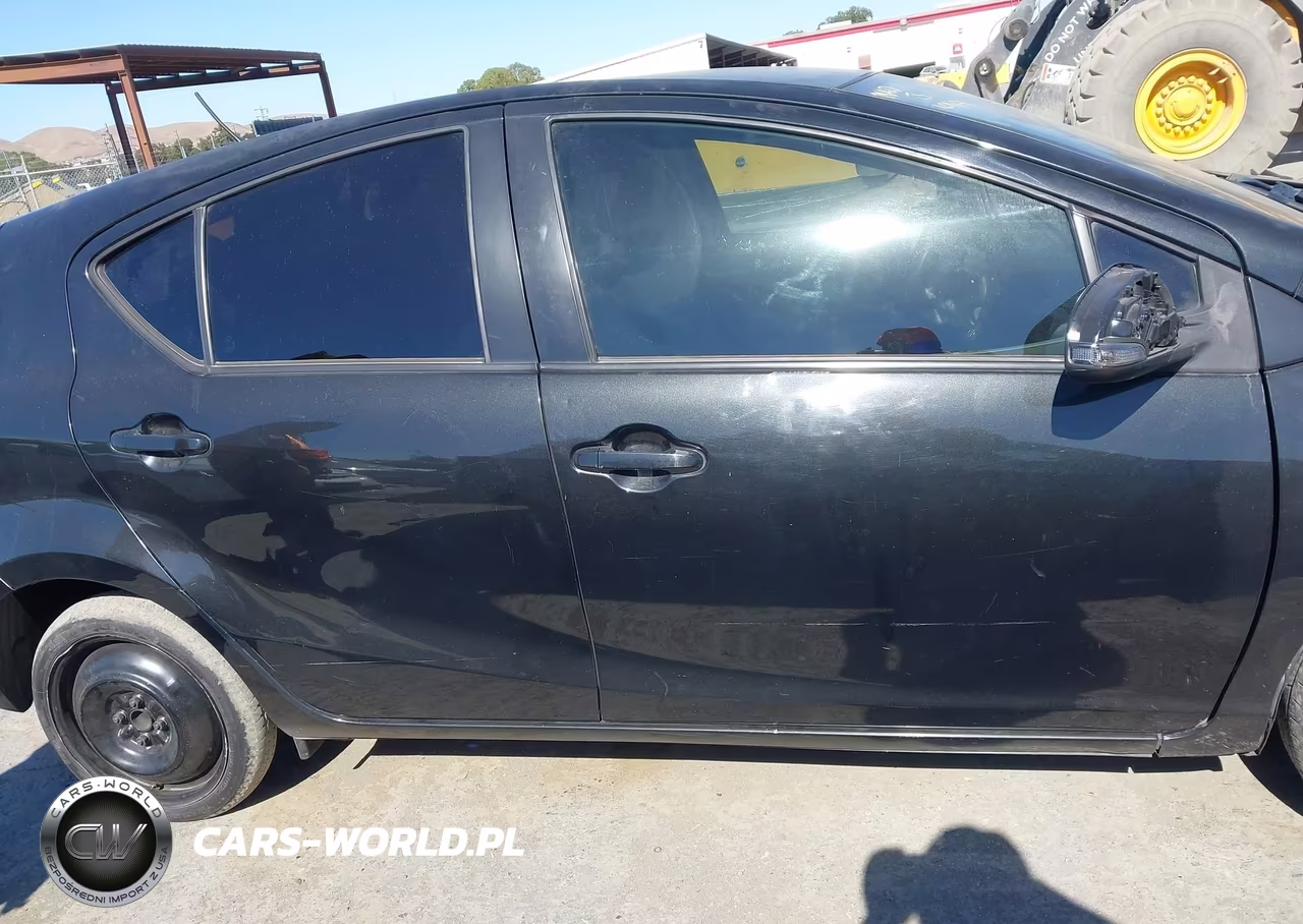 2012 Toyota Prius C One VIN:JTDKDTB34C1516186 - 14
