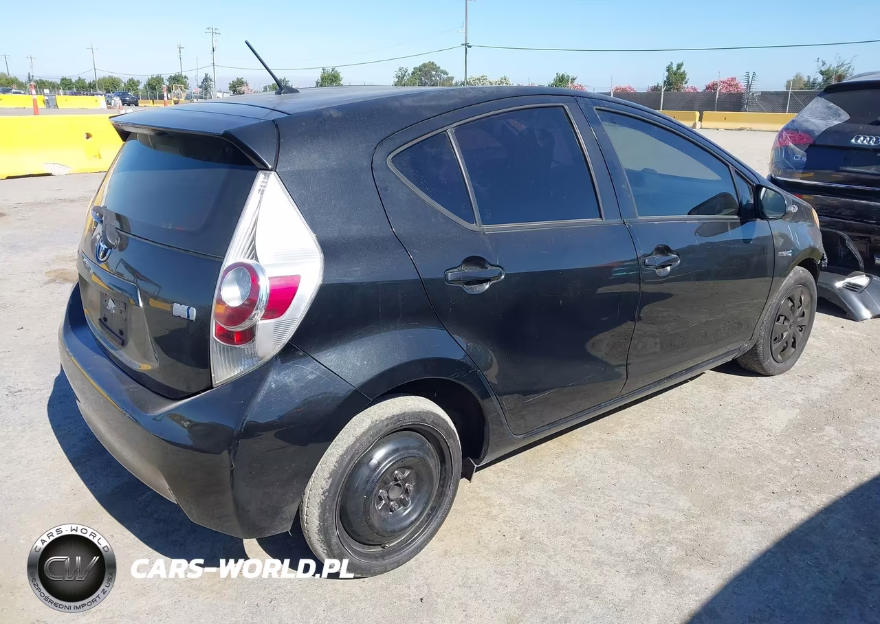2012 Toyota Prius C One VIN:JTDKDTB34C1516186 - 4