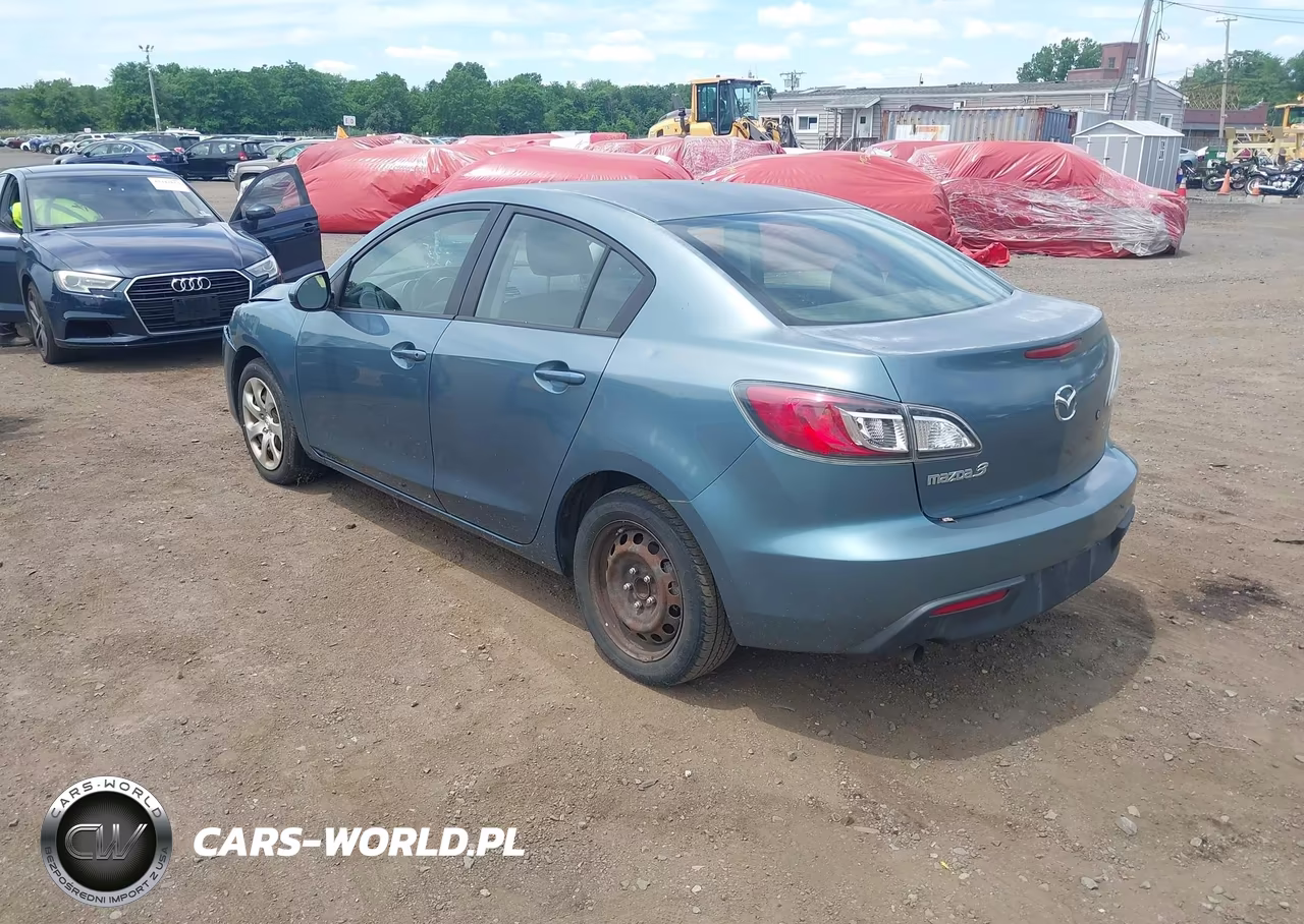 2011 Mazda Mazda3 I Sport VIN:JM1BL1UG9B1477262 - 3