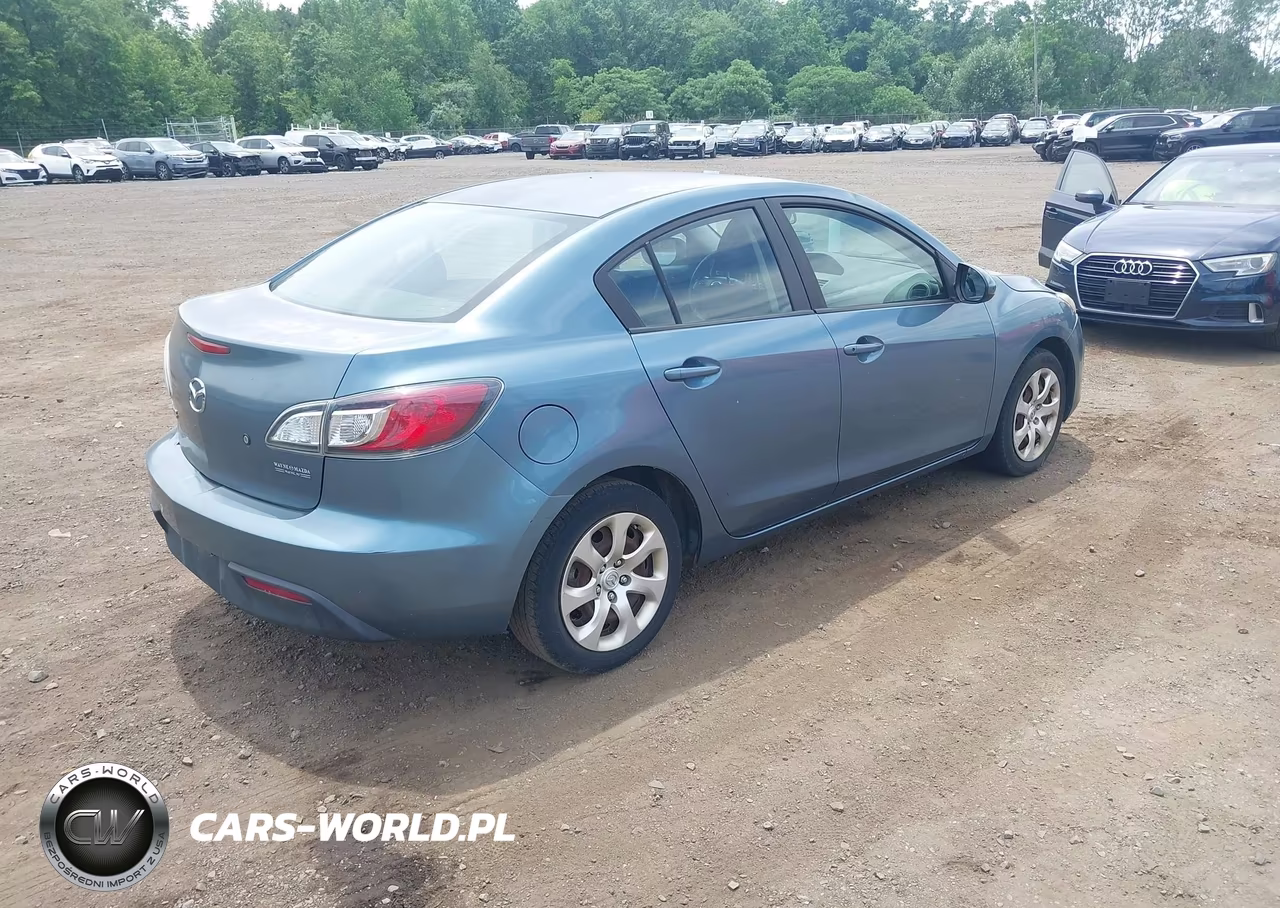2011 Mazda Mazda3 I Sport VIN:JM1BL1UG9B1477262 - 4