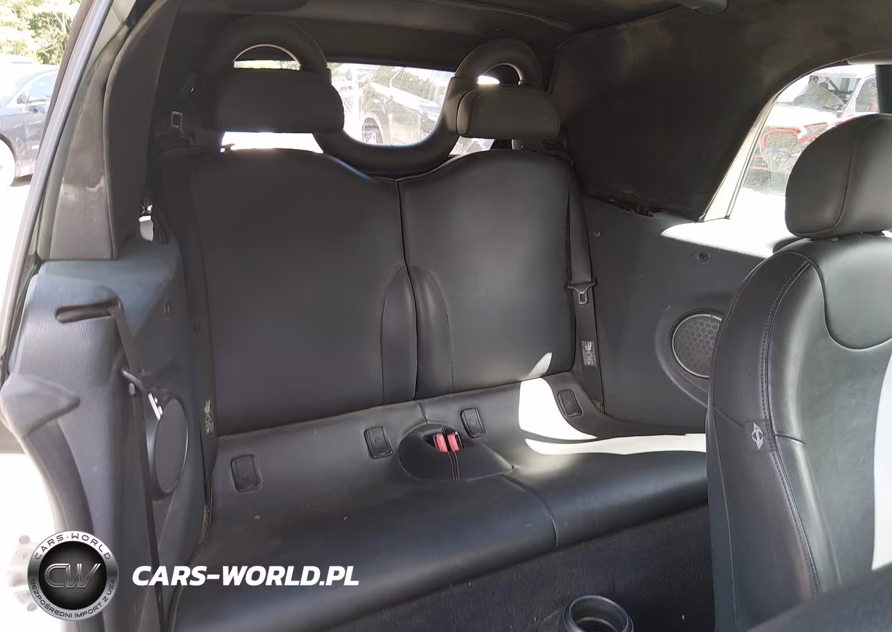 2007 Mini Cooper VIN:WMWRF33537TF67133 - 8