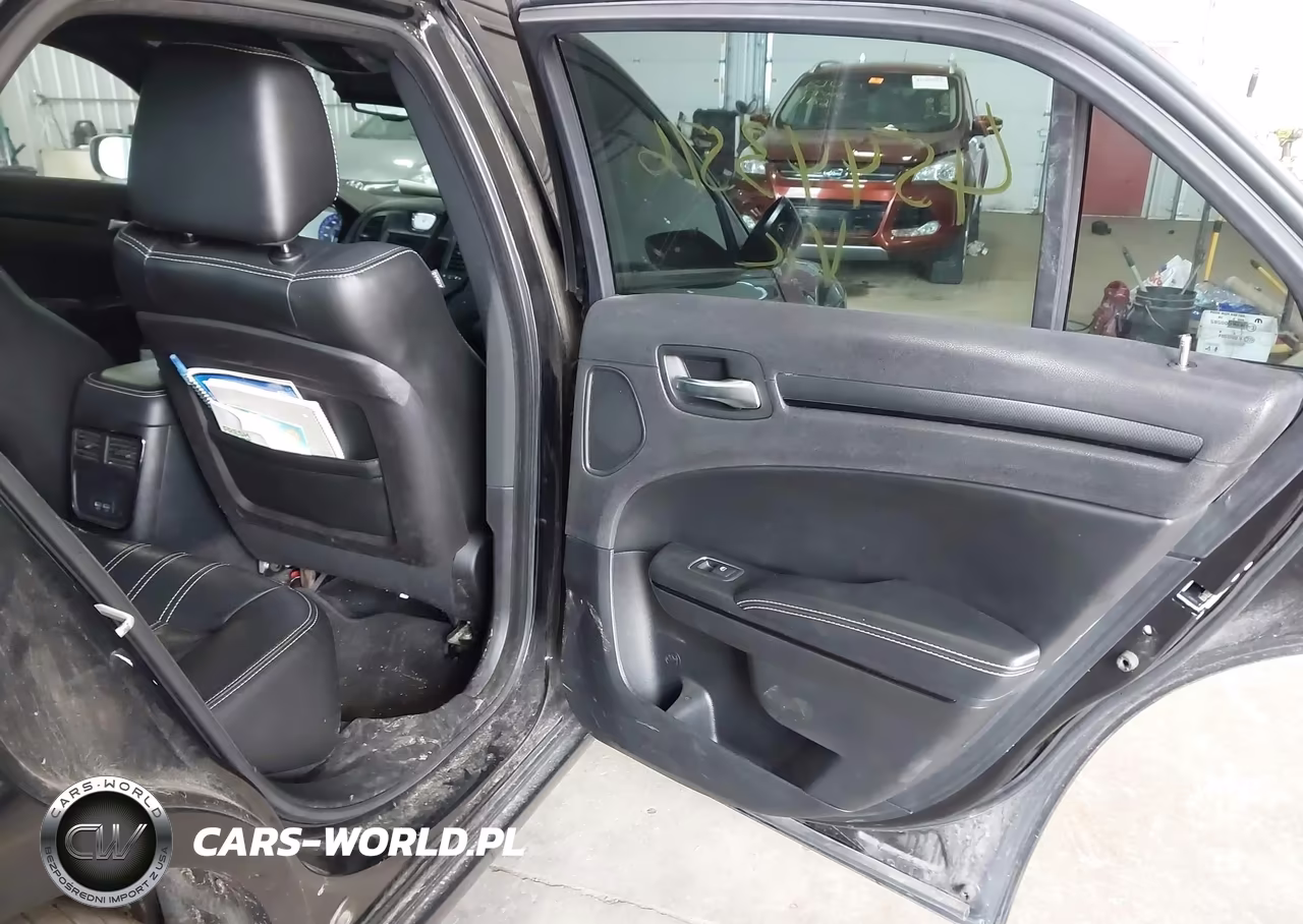 2016 Chrysler 300 300S VIN:2C3CCAGG0GH183035 - 8
