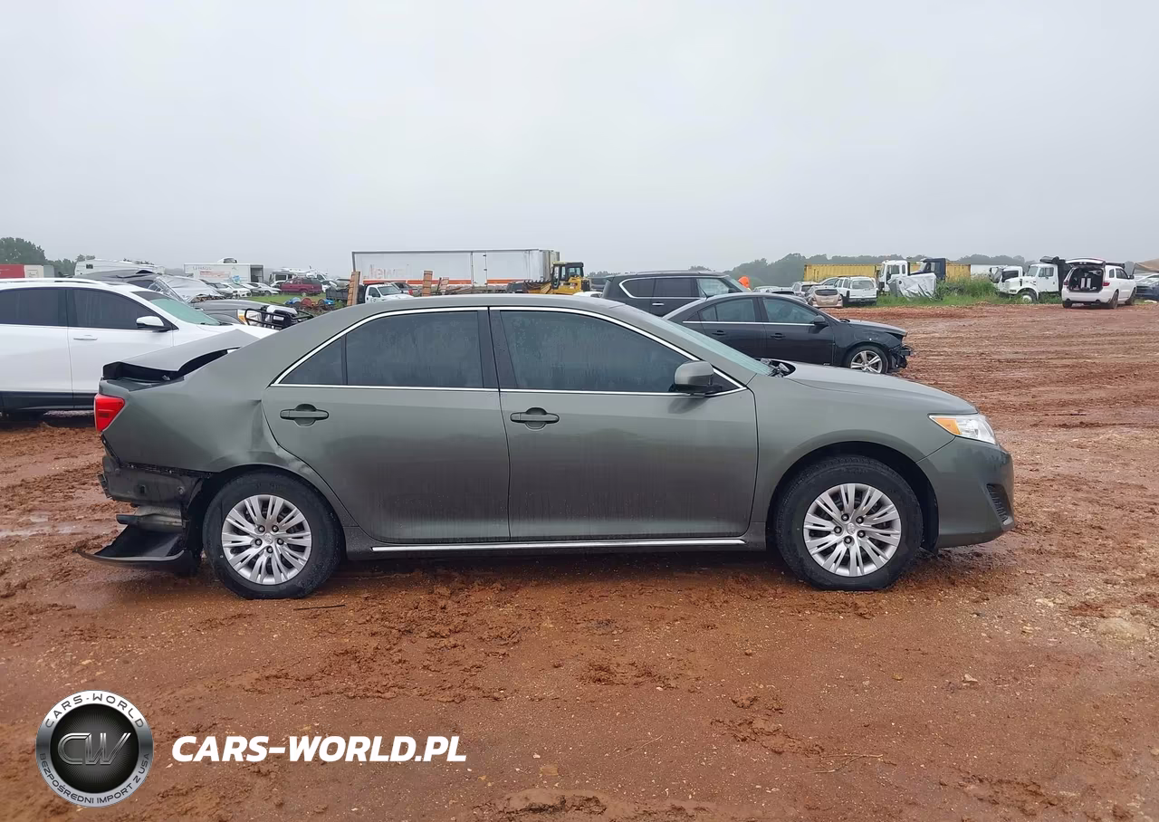 2014 Toyota Camry Le VIN:4T4BF1FK0ER426200 - 14