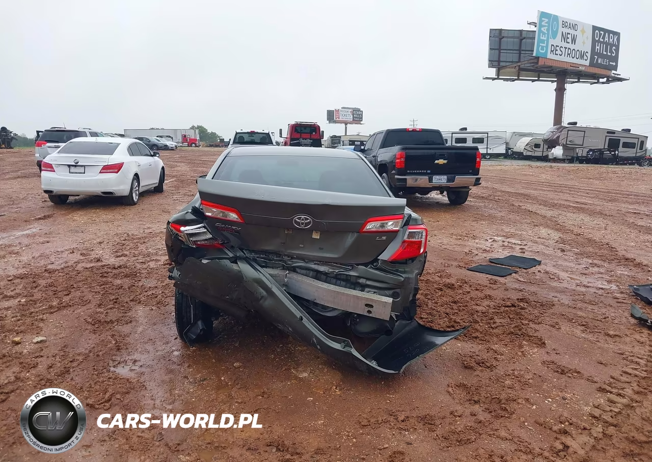 2014 Toyota Camry Le VIN:4T4BF1FK0ER426200 - 17
