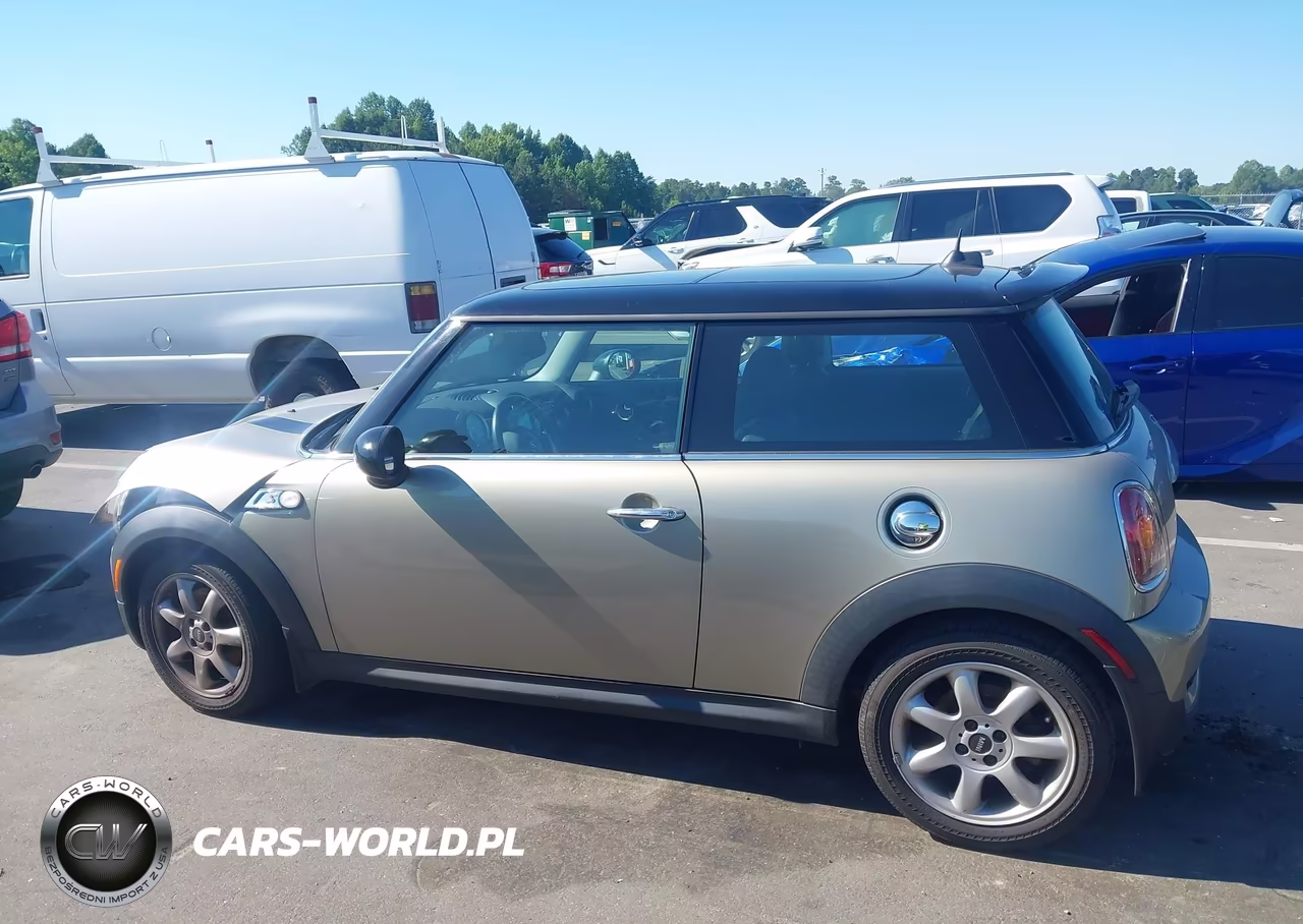 2009 Mini Cooper S VIN:WMWMF73589TW86216 - 14