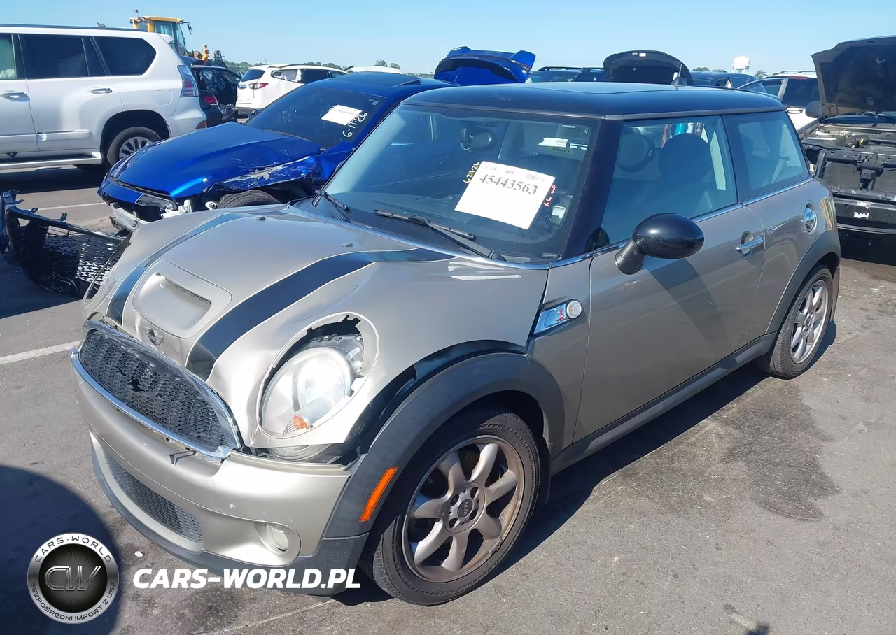 2009 Mini Cooper S VIN:WMWMF73589TW86216 - 2