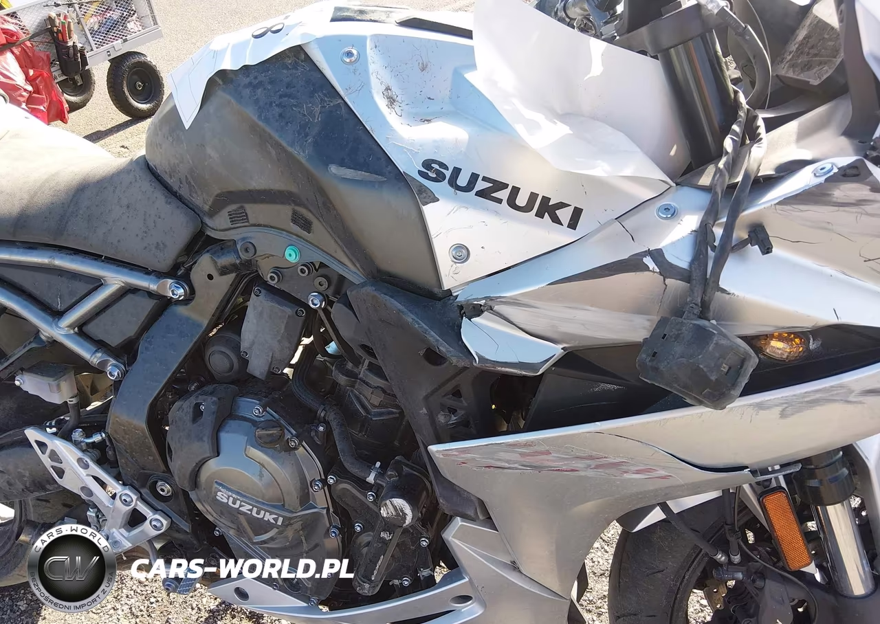 2024 Suzuki Gsx800 F VIN:JS1EM13B4R7101618 - 17
